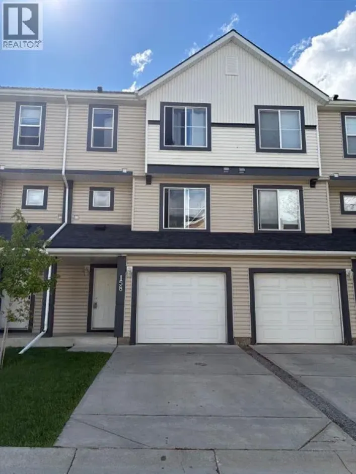 158 Everhollow Heights SW, Calgary