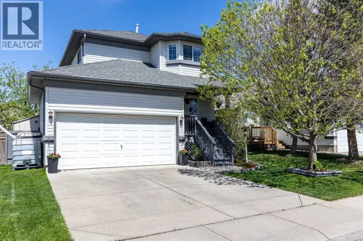 158 Saratoga Close NE, Calgary