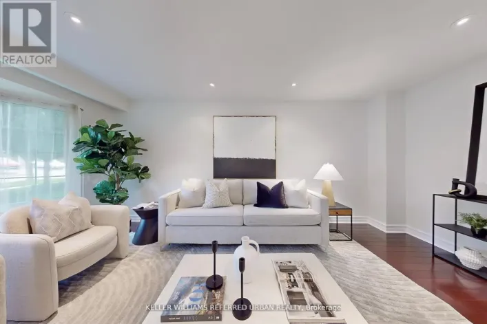 158 WALTON DRIVE, Aurora