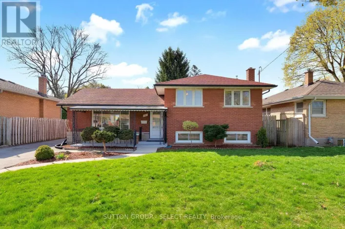 1581 BORDEN STREET, London East