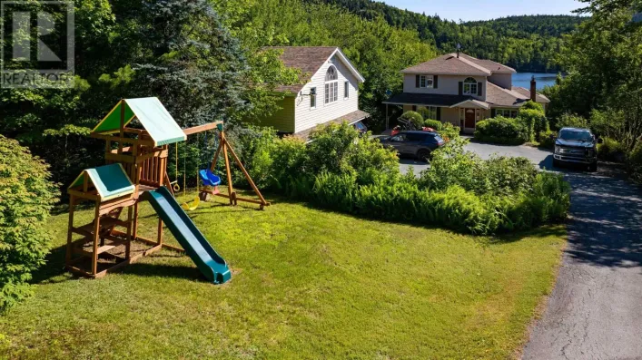 1581 Myra Road, Porters Lake