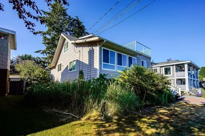 House for rent: 15841 BUENA VISTA AVENUE, Surrey