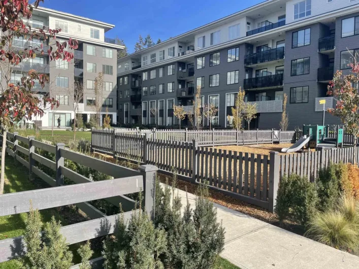 15848 FRASER HIGHWAY, Surrey