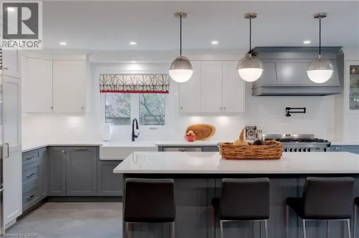 1586 HERITAGE Way, Oakville