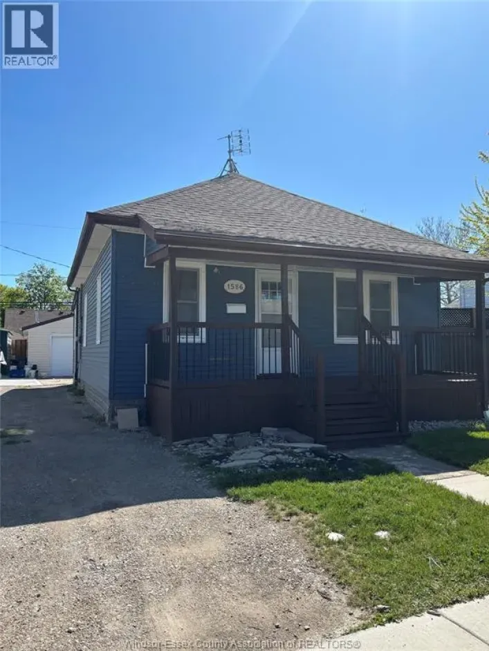 1586 ST.LUKE, Windsor