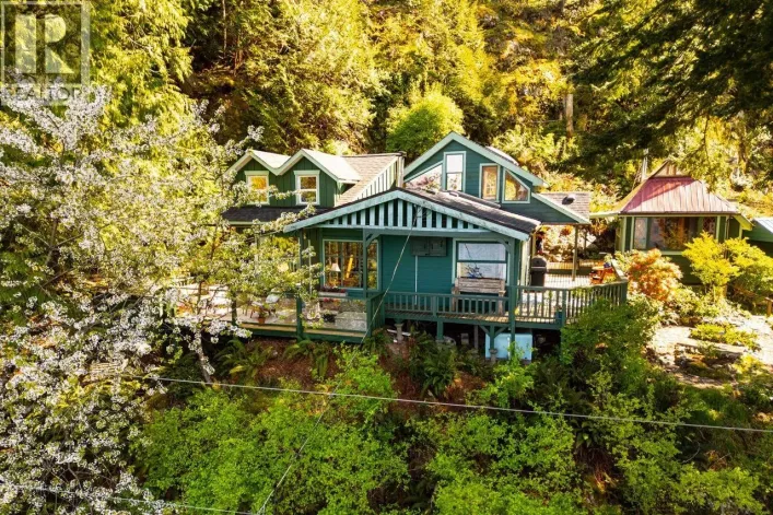1587 MOUNT GARDNER ROAD, Bowen Island