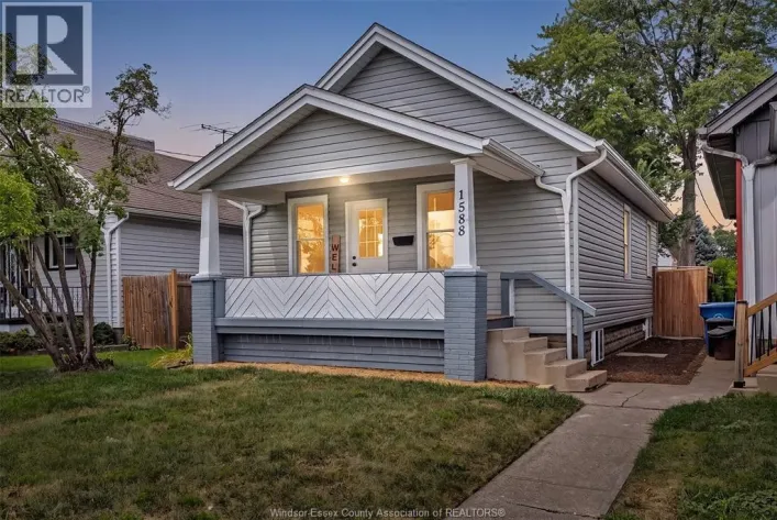 1588 Tecumseh ROAD West, Windsor