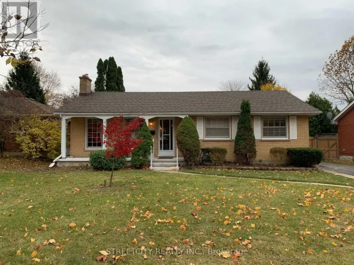 159 CENTRE STREET, London South