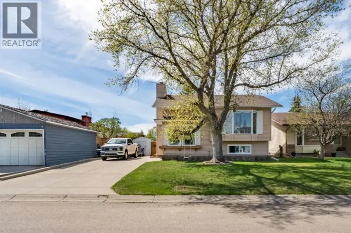 159 Woodburn Crescent, Okotoks