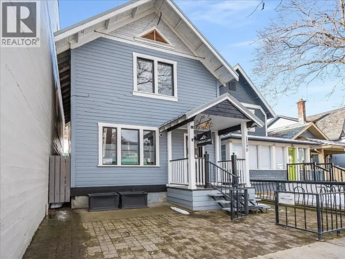 1590 Bay Avenue, Trail