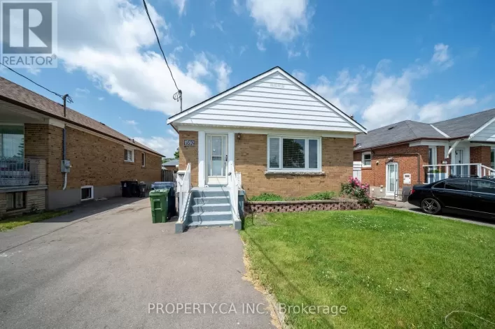 1592 PHARMACY AVENUE, Toronto