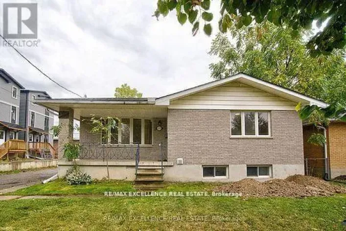 1595 BORDEN STREET, London East
