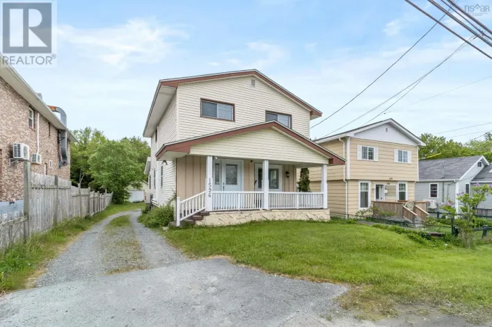 1596 St. Margaret's Bay Road, Lakeside