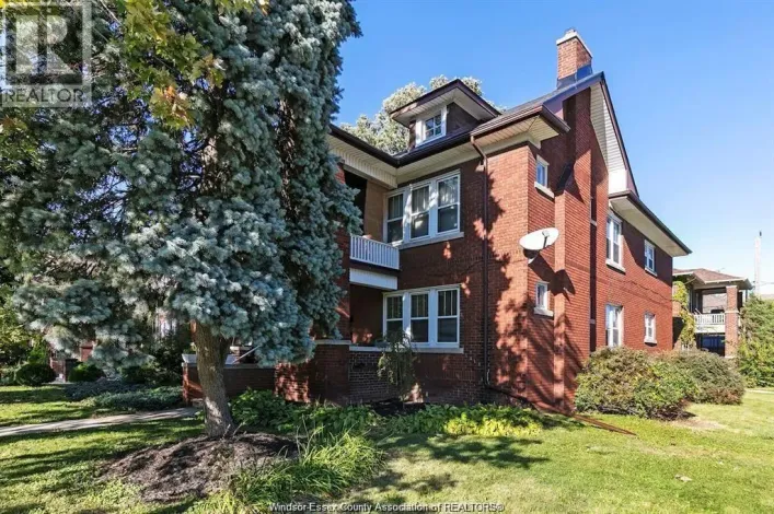 1596 Victoria, Windsor