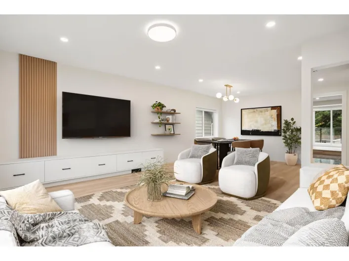 15962 NORTH BLUFF ROAD, White Rock