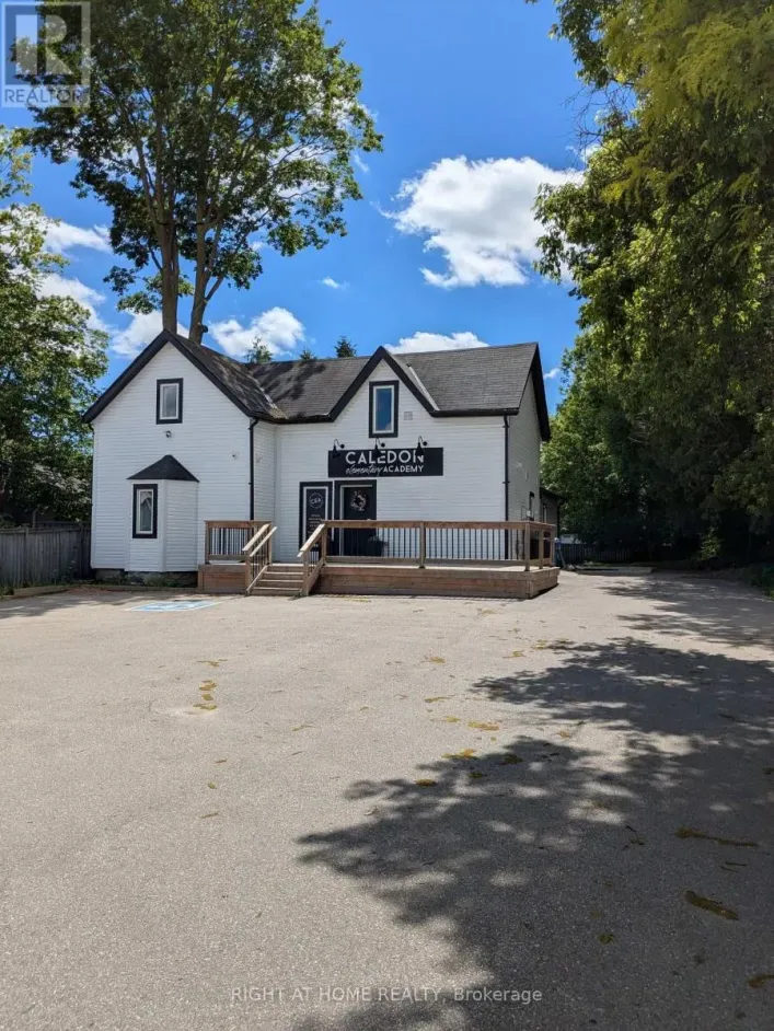 15964 AIRPORT ROAD N, Caledon