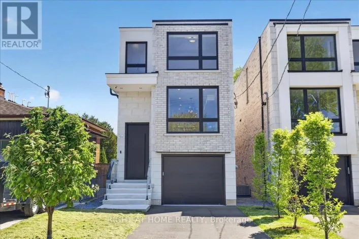 15B ROSEMEADE AVENUE, Toronto