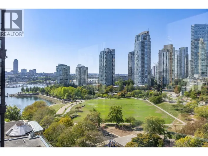 15D 139 DRAKE STREET, Vancouver