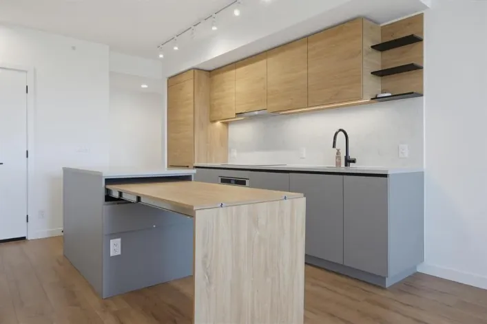 15XX 13428 105 AVENUE, Surrey