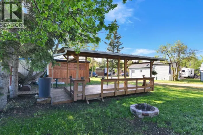16, 12040 Township Road 422, Parkland Beach