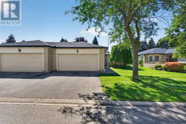 16 - 163 PINE VALLEY DRIVE, London South