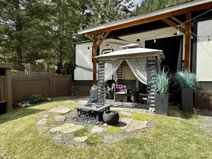 16 1650 COLUMBIA VALLEY ROAD|Columbia Valley, Columbia Valley