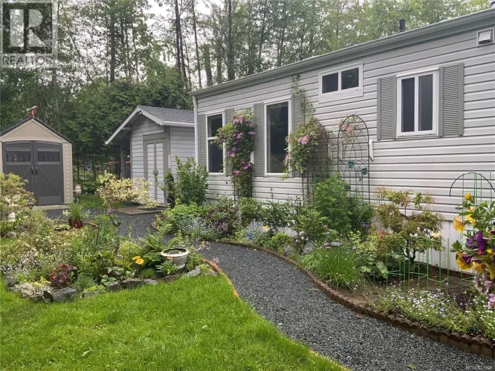 16 2140 20th St, Courtenay