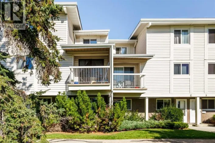 16, 3015 51 Street SW, Calgary