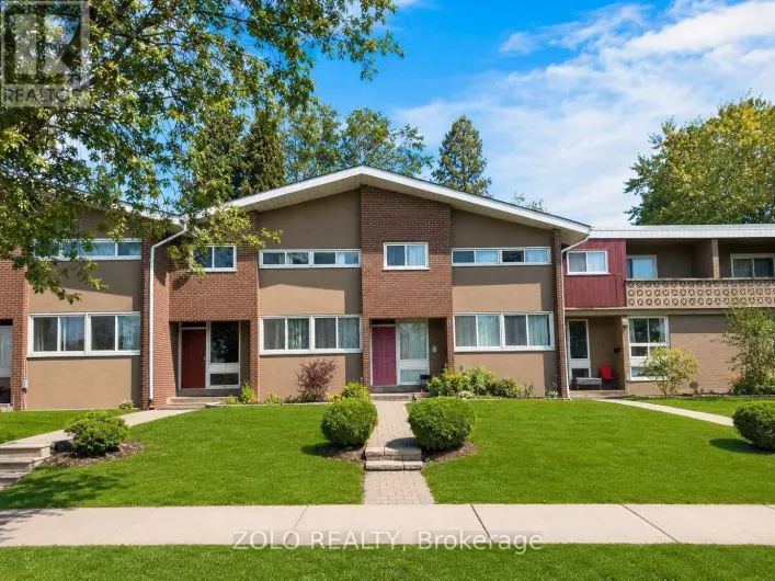 16 - 3250 THE CREDIT WOODLANDS, Mississauga