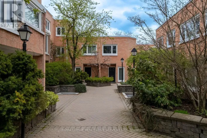 16 - 390 WELLESLEY STREET E, Toronto