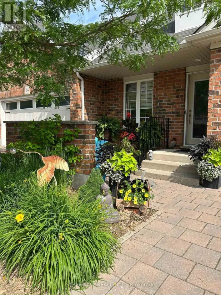 16 - 464 COMMISSIONERS ROAD W, London South