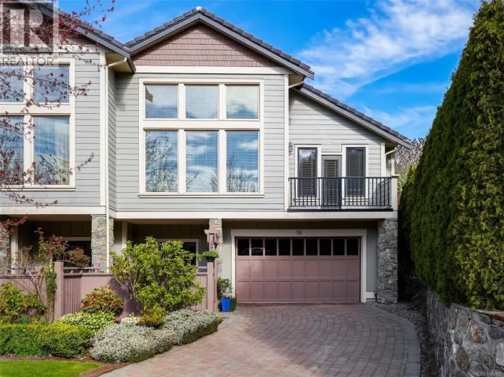 16 630 Brookside Rd, Colwood