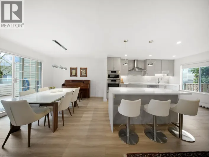 16 838 TOBRUCK AVENUE, North Vancouver