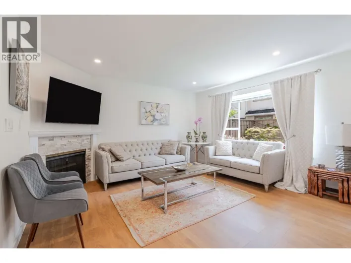 16 901 W 17TH STREET, North Vancouver