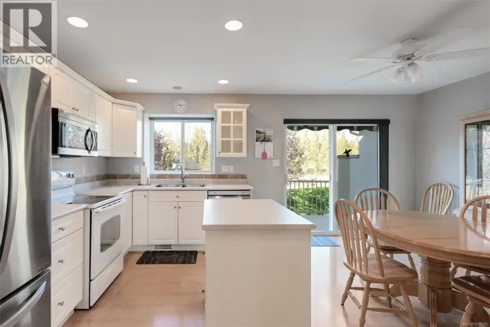 16 920 Brulette Pl, Mill Bay