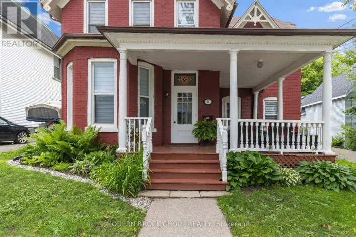 16 BEECHER STREET, Brockville