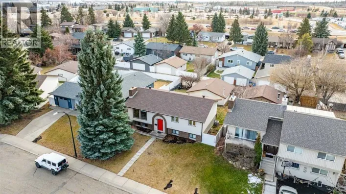 16 Best Crescent, Red Deer