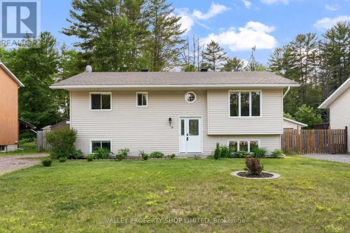 16 BOB SEGUIN DRIVE, Laurentian Hills