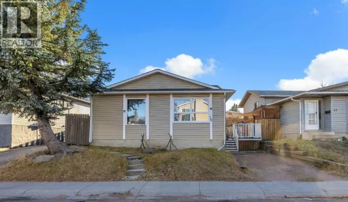 16 Castleglen Crescent NE, Calgary