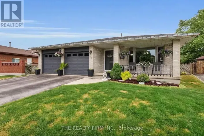 16 CLASSIC CRESCENT, London East