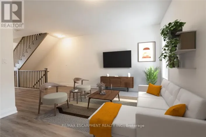 16 CLEAR VALLEY LANE, Hamilton