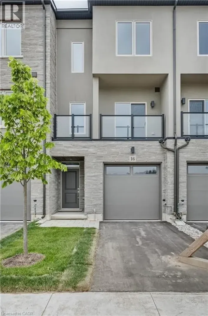 16 CLEAR VALLEY Lane, Mount Hope
