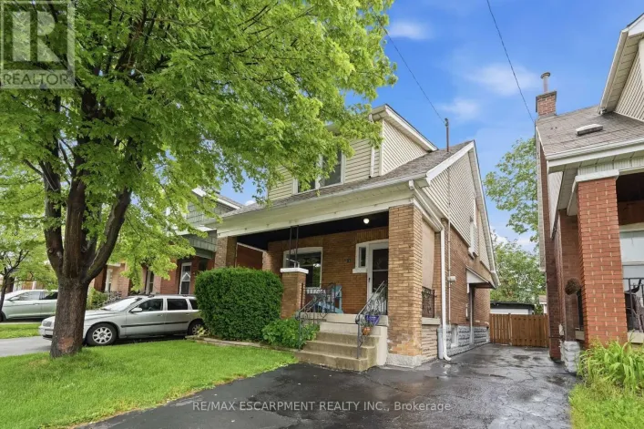 16 CONNAUGHT AVENUE N, Hamilton