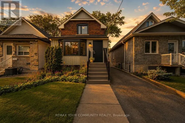 16 CORDELLA AVENUE, Toronto