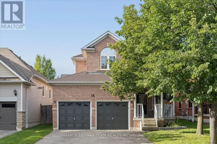 16 CORIANNE AVENUE, Whitby
