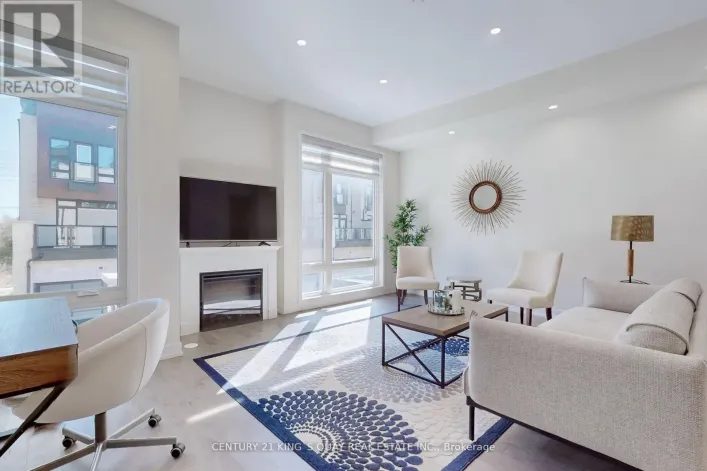 16 CREDIT LANE, Richmond Hill