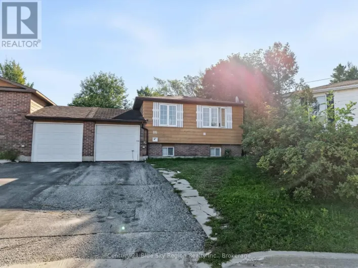 16 CYPRESS COURT, North Bay