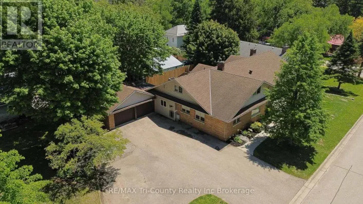 16 DELEVAN CRESCENT, Tillsonburg
