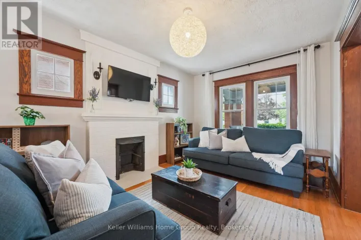 16 GLASGOW STREET N, Guelph