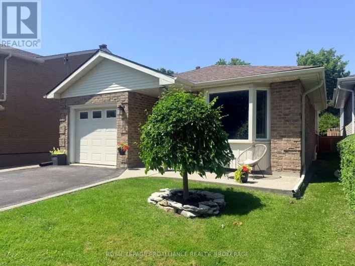 16 GRENADIER DRIVE, Kingston)